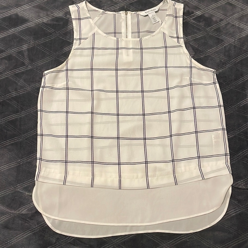 White House Black Market blouse / shell. Size S; excellent condition.